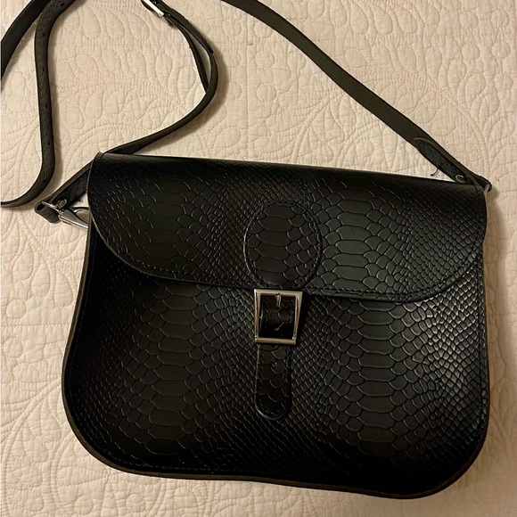 Brit-Stitch Black Reptile Patterned Leather Crossbody Satchel Messenger Bag EUC - Picture 3 of 10